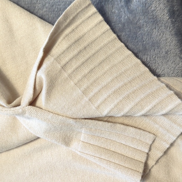 Max Studio Sweater - Picture 4 of 6